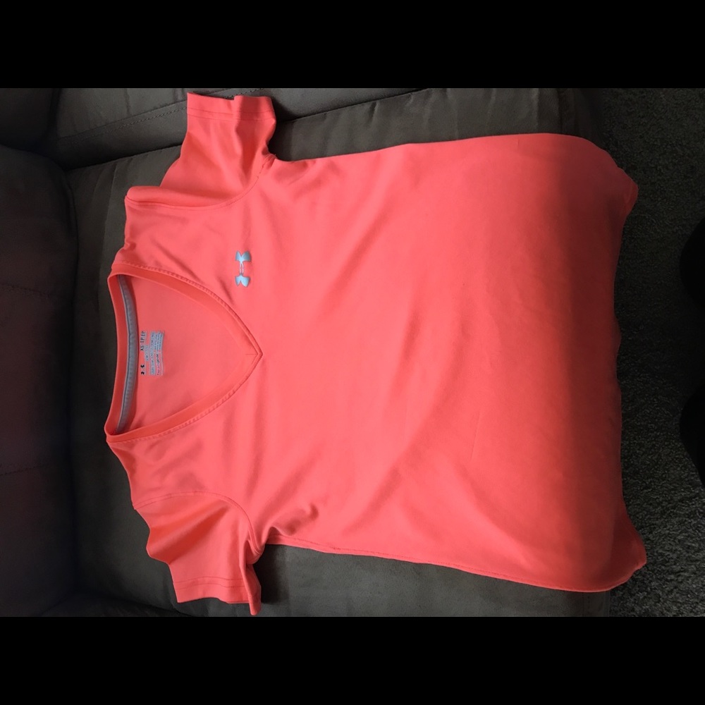 Women’s Under Armour Size XS in coral in EUC